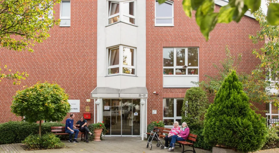 Außenansicht – AWO Pflegeheim Walle – Haus Reuterstraße, Bremen