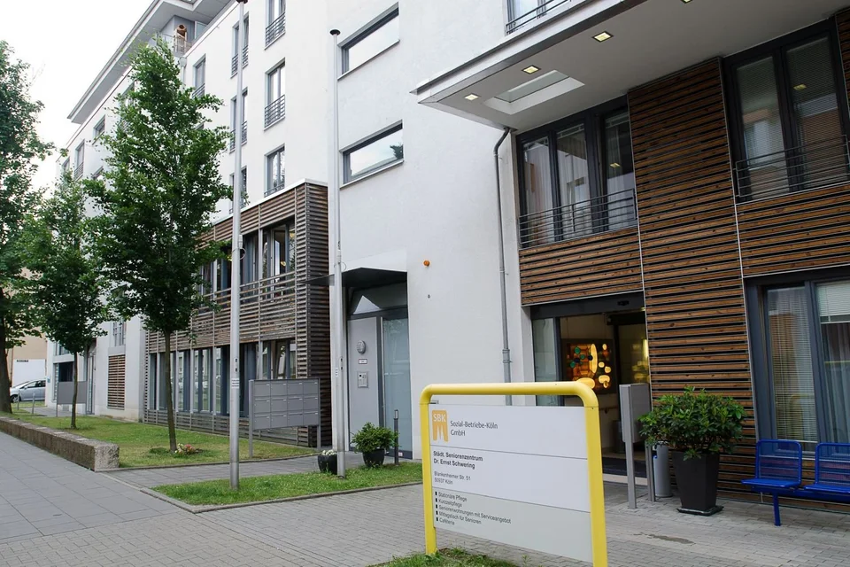 Außenansicht: Städtisches Seniorenzentrum Dr. Ernst Schwering in Köln