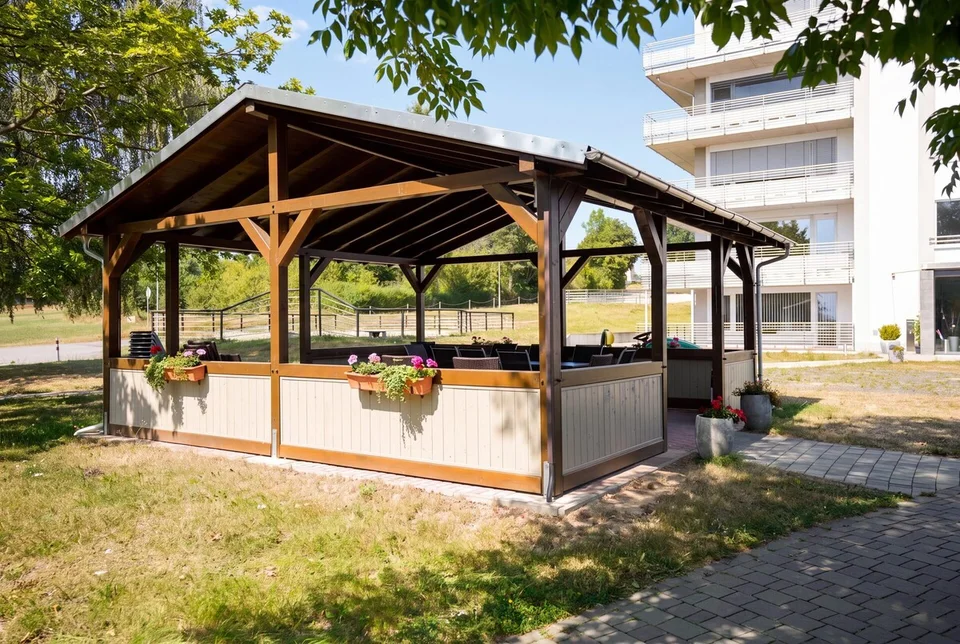 Pavillon im Garten der Seniorenresidenz Panoramablick in Oderwitz