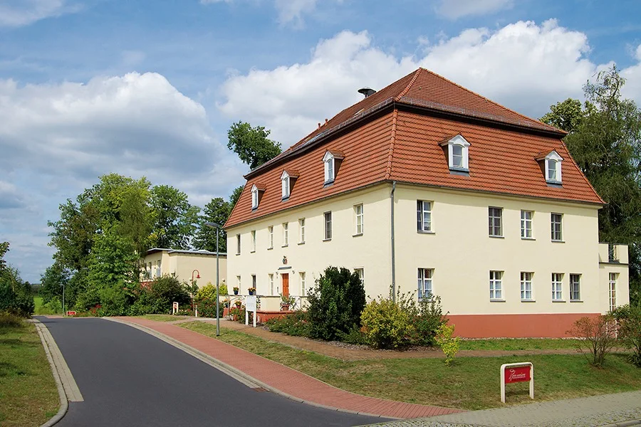 Außenansicht der Pro Seniore Residenz Deulowitz in Guben