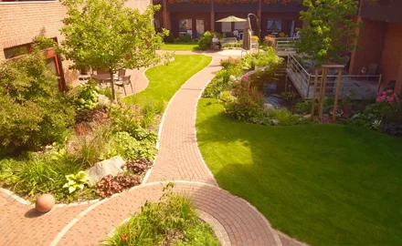 Gartenanlage des Seniorenpflegeheims Lindenriek in Burgwedel