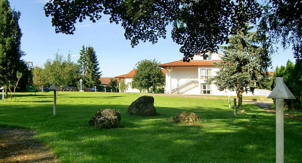Gebäude und Parkanlage der Pro Seniore Residenz Bissingen