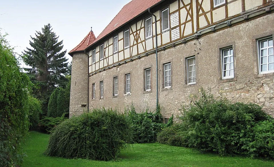Außenansicht der Pro Seniore Residenz Wasserburg in Niederorschel