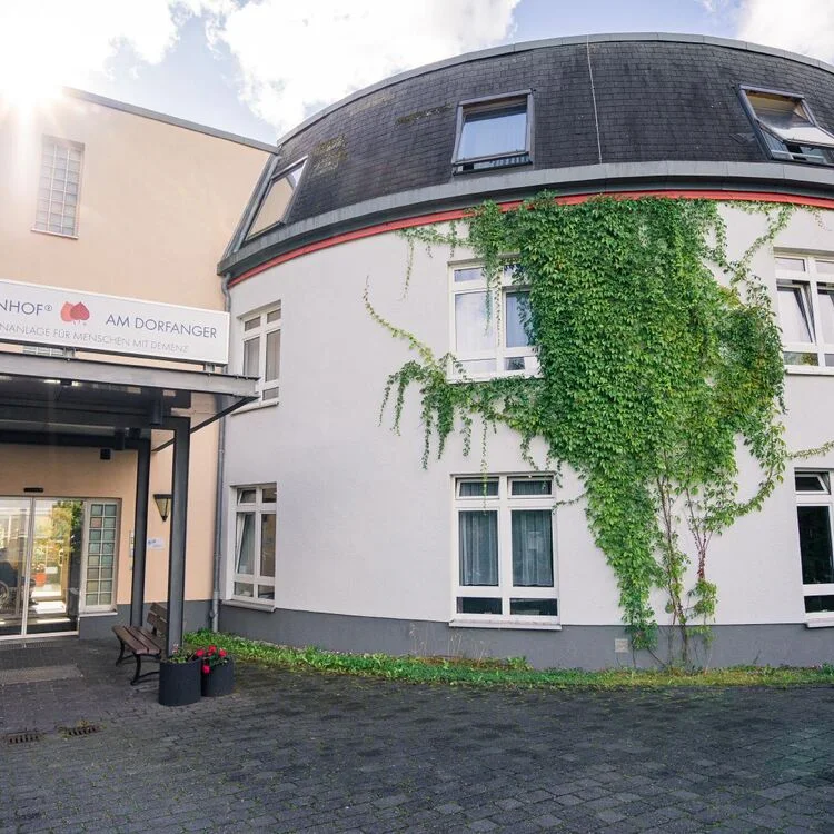 Eingang des Katharinenhofs am Dorfanger in Fredersdorf-Vogelsdorf