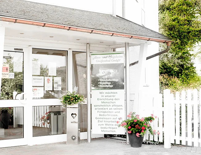 Eingang des Pflegeheims Greifenthal in Ehringshausen