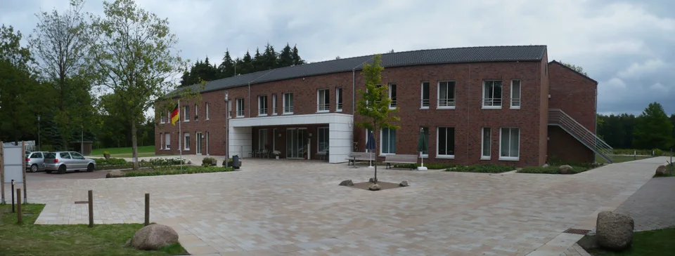 Pflegegebäude mit Eingang des Hauses Heidhorn in Münster, aufgenommen am 2. Juli 2011
